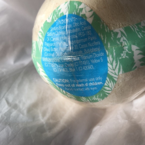 NWT Bath & Body Works Magic In The Air Bath Fizzy. Discontinued item. - Picture 4 of 4